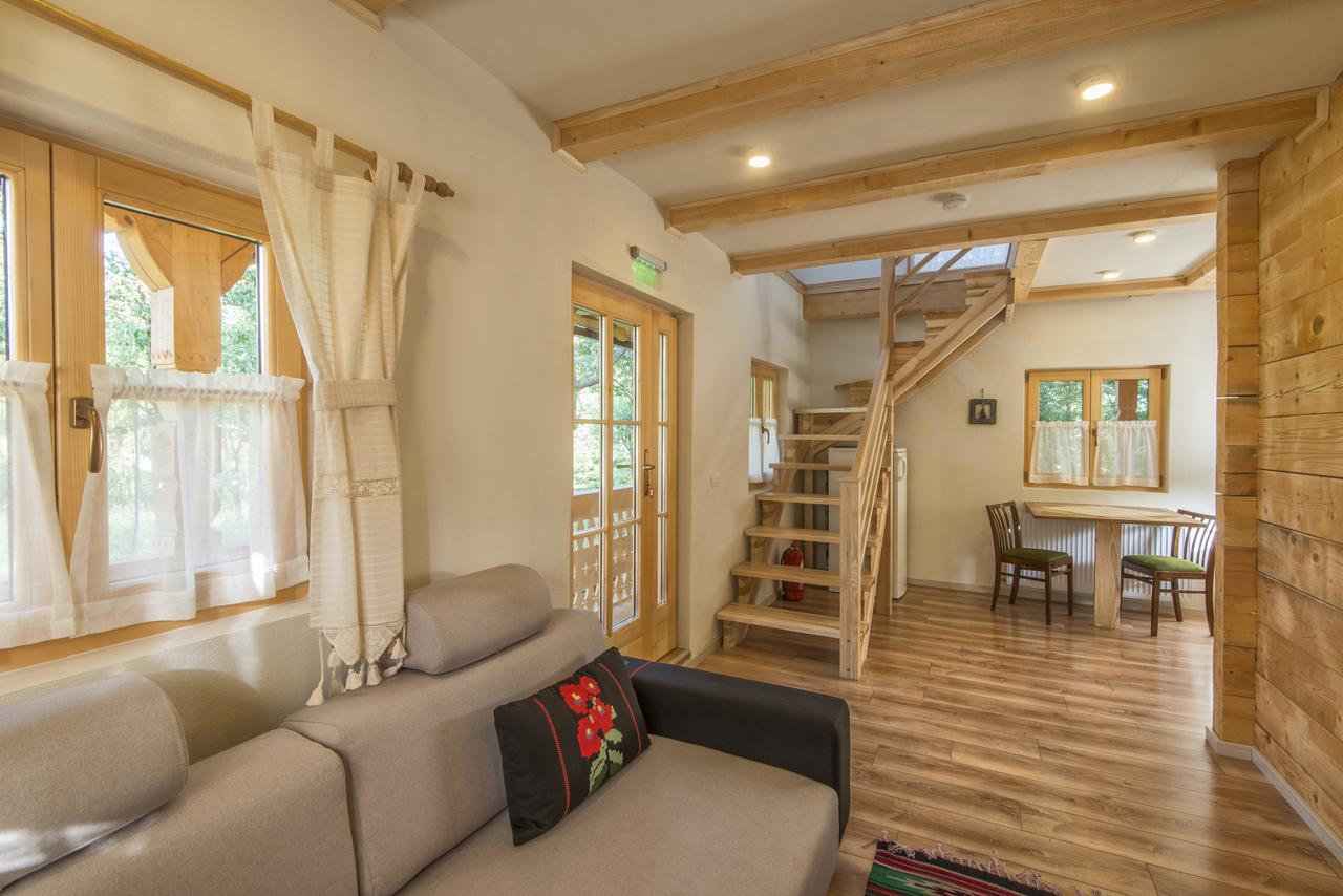 Magnolia Resort Chalets Viseu de Sus Bagian luar foto