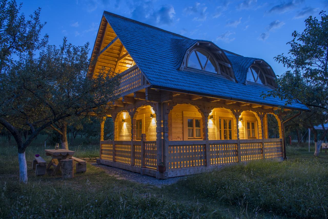 Magnolia Resort Chalets Viseu de Sus Bagian luar foto