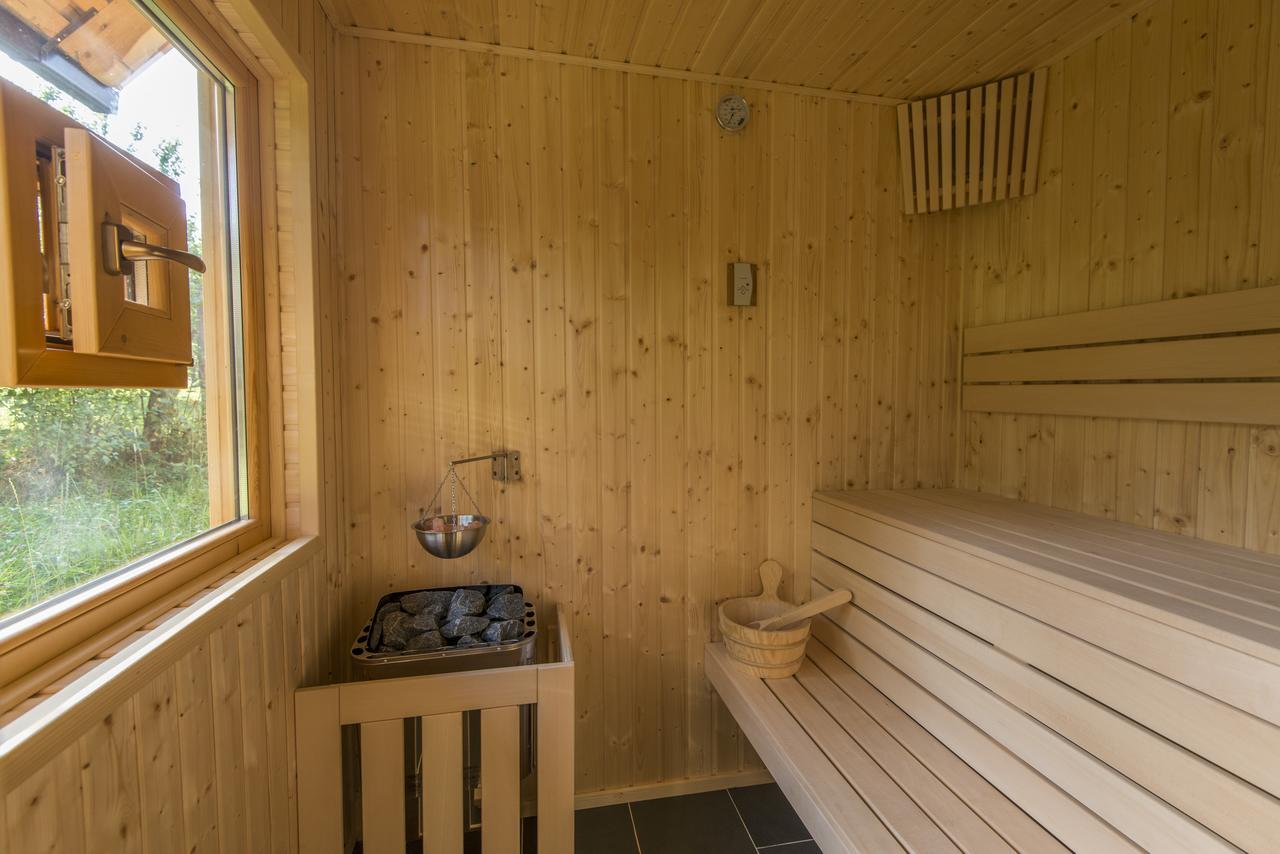 Magnolia Resort Chalets Viseu de Sus Bagian luar foto