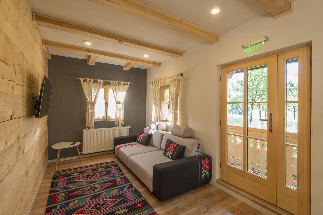 Magnolia Resort Chalets Viseu de Sus Bagian luar foto